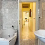 Cà Ele - Seafront Apartment